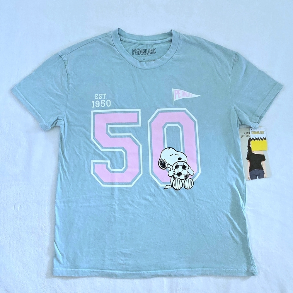 Peanuts🥜 Soccer⚽️ Snoopy🐶 Graphic Tee👕 - NWT